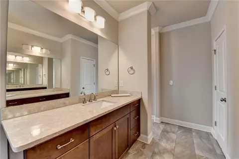 Bath - 875 Olmsted Ln, Duluth, GA 30097 photo 4 of 11