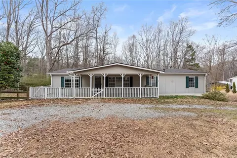 6800 Capitola Farm Rd, Flowery Branch, GA 30542