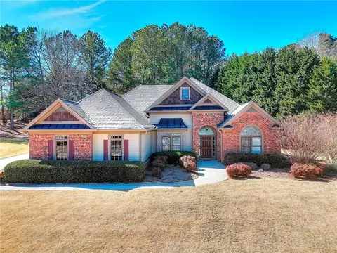 722 Richmond Ct, Loganville, GA 30052