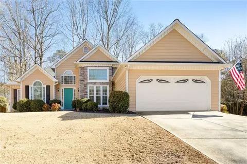 6272 Cheatham Lake Dr NW, Acworth, GA 30101