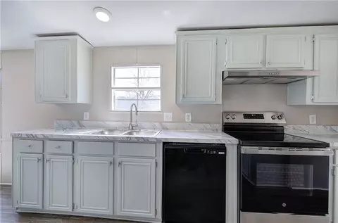 62 W Lakeview Dr, Temple, GA 30179 photo 8