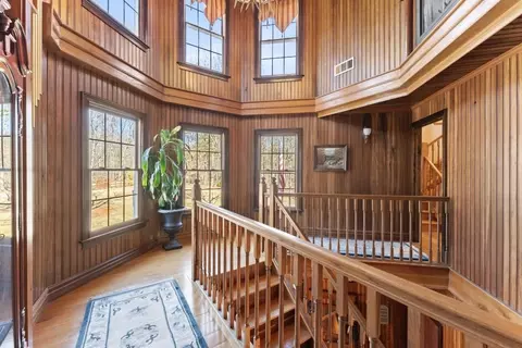 Entry Way - 812 Riverdale Rd, Toccoa, GA 30577 photo 6 of 10