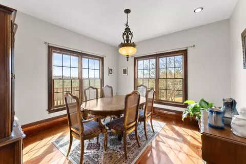 Dining - 812 Riverdale Rd, Toccoa, GA 30577 photo 1 of 3