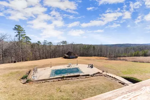 Exterior - 812 Riverdale Rd, Toccoa, GA 30577 photo 6 of 10