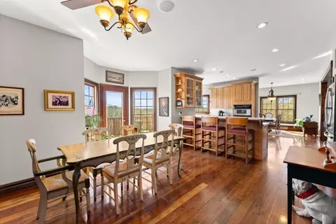 Dining - 812 Riverdale Rd, Toccoa, GA 30577 photo 3 of 3