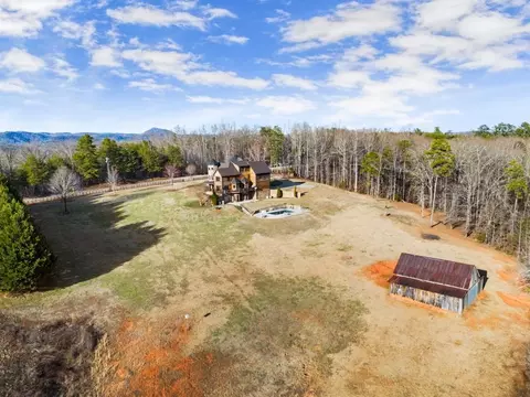 Exterior - 812 Riverdale Rd, Toccoa, GA 30577 photo 9 of 10