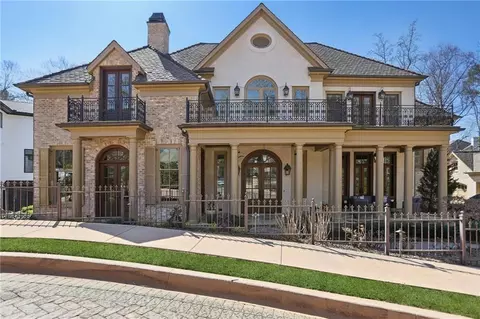 440 Belada Blvd, Sandy Springs, GA 30342