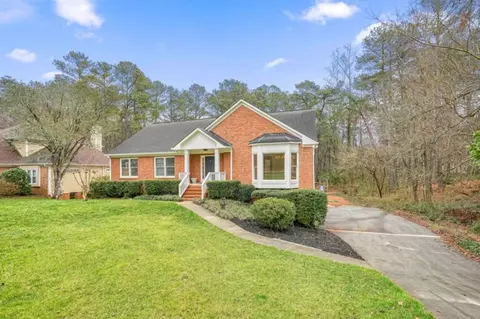 2274 Glenridge Dr, Marietta, GA 30062