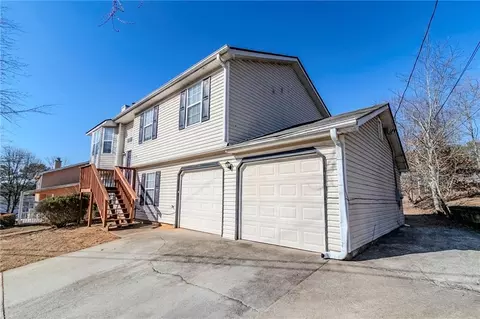 6138 Raleigh Oaks Ct, Lithonia, GA 30058
