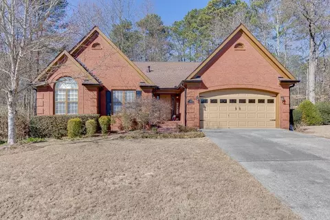 1615 Creek Pointe Cir, Lawrenceville, GA 30043