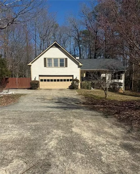 1531 Glendale Dr, Lawrenceville, GA 30043