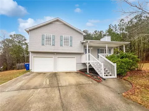 105 Huntington Ct, Dallas, GA 30132