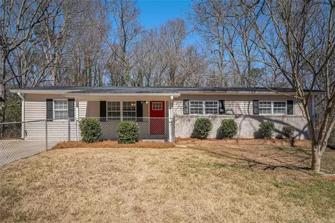 542 Oak Hills Rd SW, Mableton, GA 30126