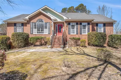 2101 Oakleaf Ln, Lithia Springs, GA 30122