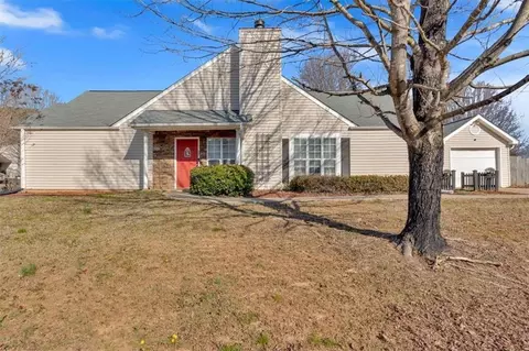 37 Village Dr, Cartersville, GA 30121