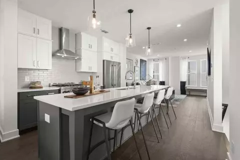 201 New St #1102-8, Decatur, GA 30030