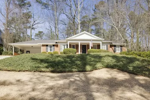 18 Brandon Ridge Dr, Sandy Springs, GA 30328