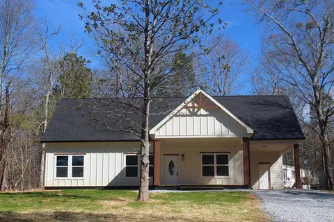 60 Riverside Ct, Carrollton, GA 30117