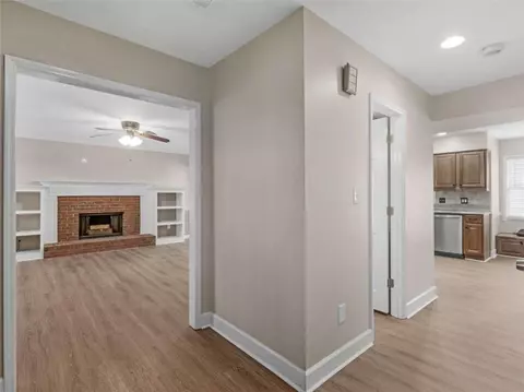 105 Lakeview Ln, Stockbridge, GA 30281