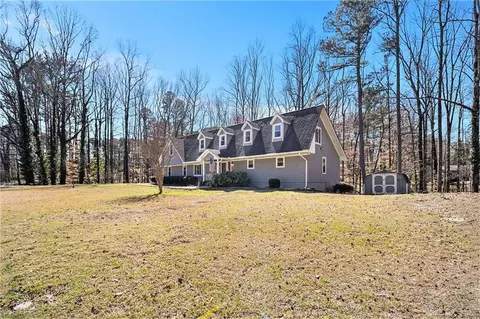 487 Glendale Ct, Stone Mountain, GA 30087