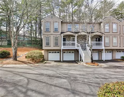 301 Masons Creek Cir, Atlanta, GA 30350