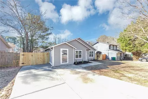 6042 Creekford Dr, Lithonia, GA 30058