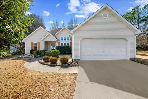 3442 Summit Creek Ln, Loganville, GA 30052