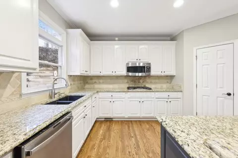 Kitchen - 1884 Point River Dr, Duluth, GA 30097 photo 4 of 8