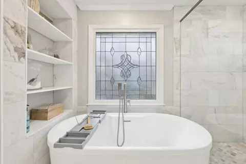 Bath - 1884 Point River Dr, Duluth, GA 30097 photo 6 of 9
