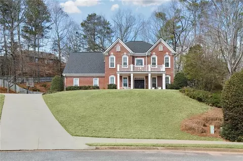 4000 Rockingham Dr, Roswell, GA 30075
