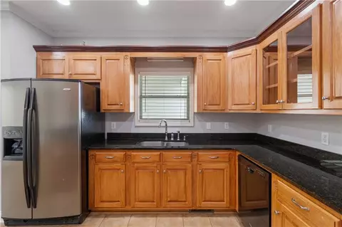 Kitchen - 1805 Lower Dowda Mill Rd, Jasper, GA 30143 photo 2 of 5