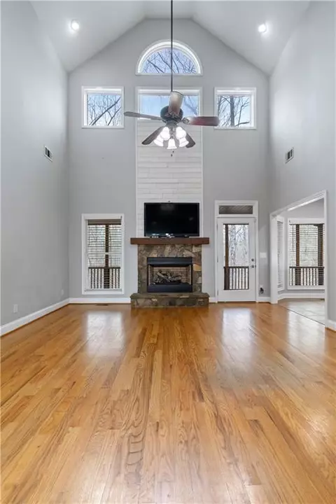 Living - 1805 Lower Dowda Mill Rd, Jasper, GA 30143 photo 3 of 10