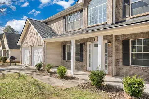 165 Kentwood Springs Dr, Hampton, GA 30228