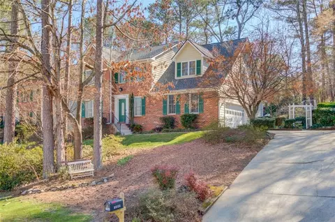 1880 Meadowchase Ct, Snellville, GA 30078