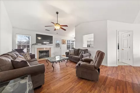 1112 Owens Cir, Bethlehem, GA 30620 photo 3
