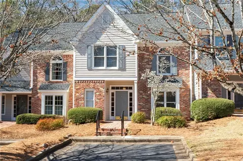 312 River Glen Dr, Roswell, GA 30075