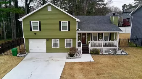 2102 Bedford Ct, Lithonia, GA 30058