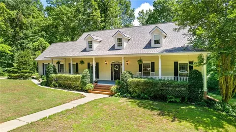25 Longwood Ln, Newnan, GA 30263