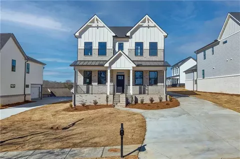 5828 Gainesville St, Flowery Branch, GA 30542
