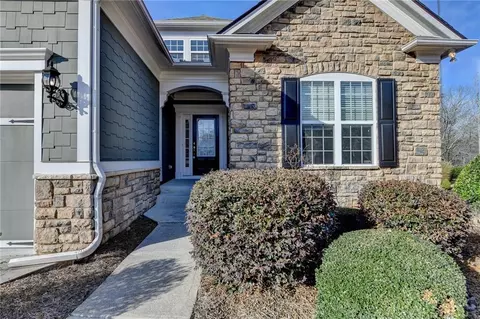 6513 Fernleaf Ct, Hoschton, GA 30548
