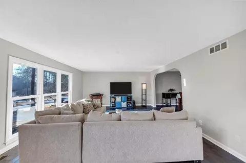 Living - 3713 Spring Leaf Ln, Acworth, GA 30101 photo 2 of 3