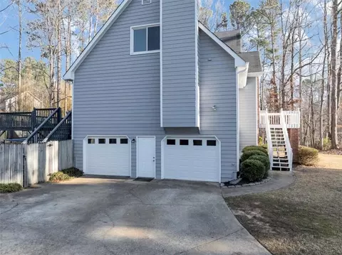 Exterior - 3713 Spring Leaf Ln, Acworth, GA 30101 photo 4 of 11