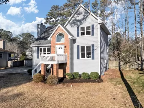 Exterior - 3713 Spring Leaf Ln, Acworth, GA 30101 photo 2 of 11