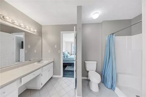 Bath - 3713 Spring Leaf Ln, Acworth, GA 30101 photo 5 of 6