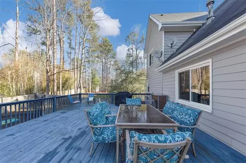 Exterior - 3713 Spring Leaf Ln, Acworth, GA 30101 photo 6 of 11
