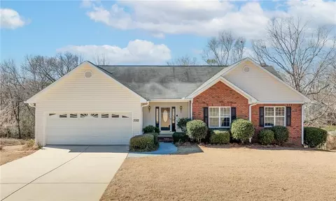 3322 Barry Ln, Gainesville, GA 30506