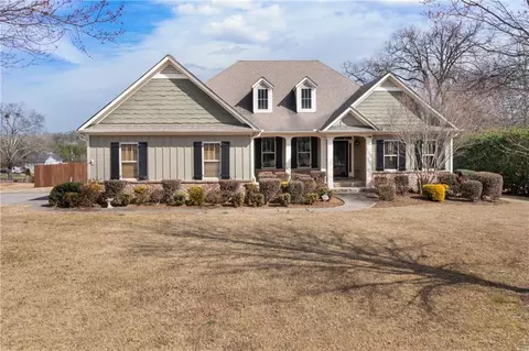 11 Mary Grace Ln NW, Cartersville, GA 30120