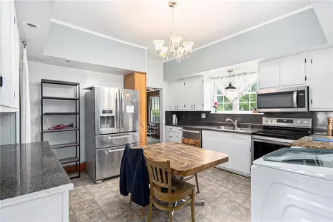 2 Crescent St SE, Lindale, GA 30147 photo 9