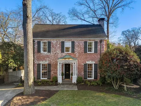 586 Collier Rd, Atlanta, GA 30318