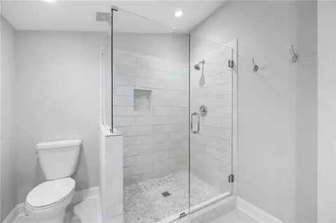 Bath - 3451 Keswick Ct, Atlanta, GA 30341 photo 5 of 5